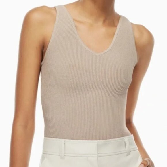CAARA | Sculpting Knit V Tank - Picture 1 of 3